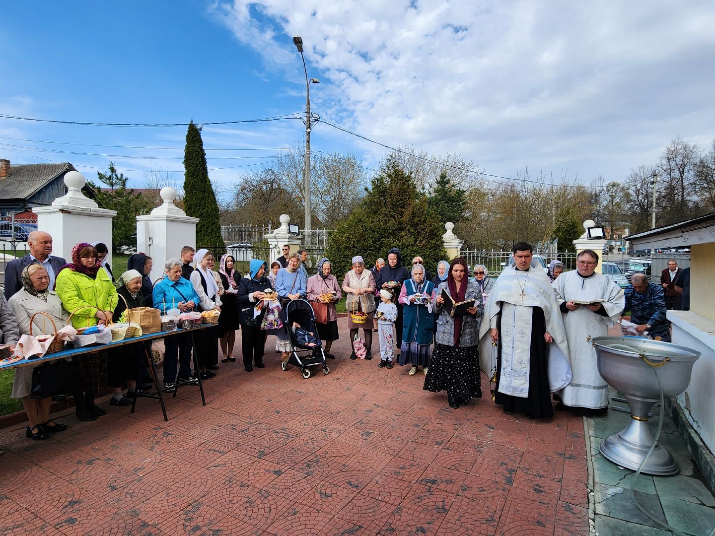 Чехов, Пасха, Великая Суббота, освящение куличей, освящение яиц, святая вода, праздничные богослужения, Анно-Зачатьевский храм,христианский праздник,