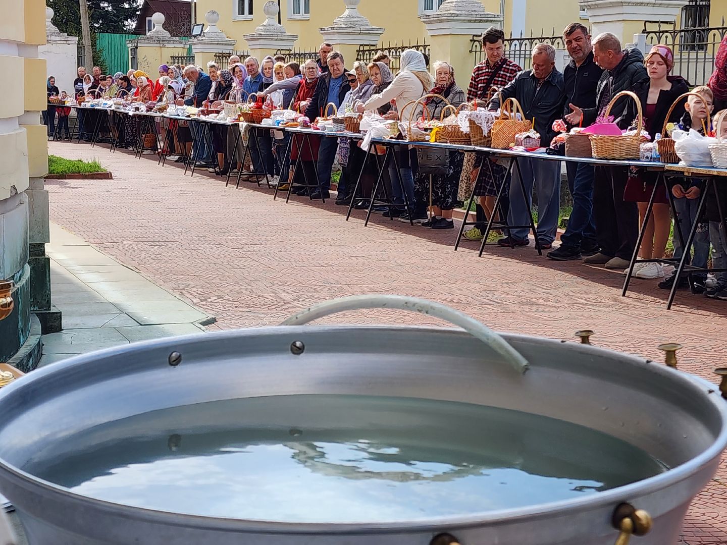 Чехов, Пасха, Великая Суббота, освящение куличей, освящение яиц, святая вода, праздничные богослужения, Анно-Зачатьевский храм,христианский праздник,