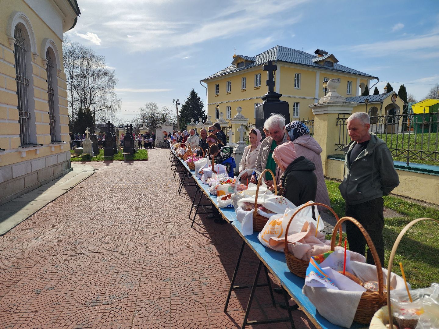 Чехов, Пасха, Великая Суббота, освящение куличей, освящение яиц, святая вода, праздничные богослужения, Анно-Зачатьевский храм,христианский праздник,