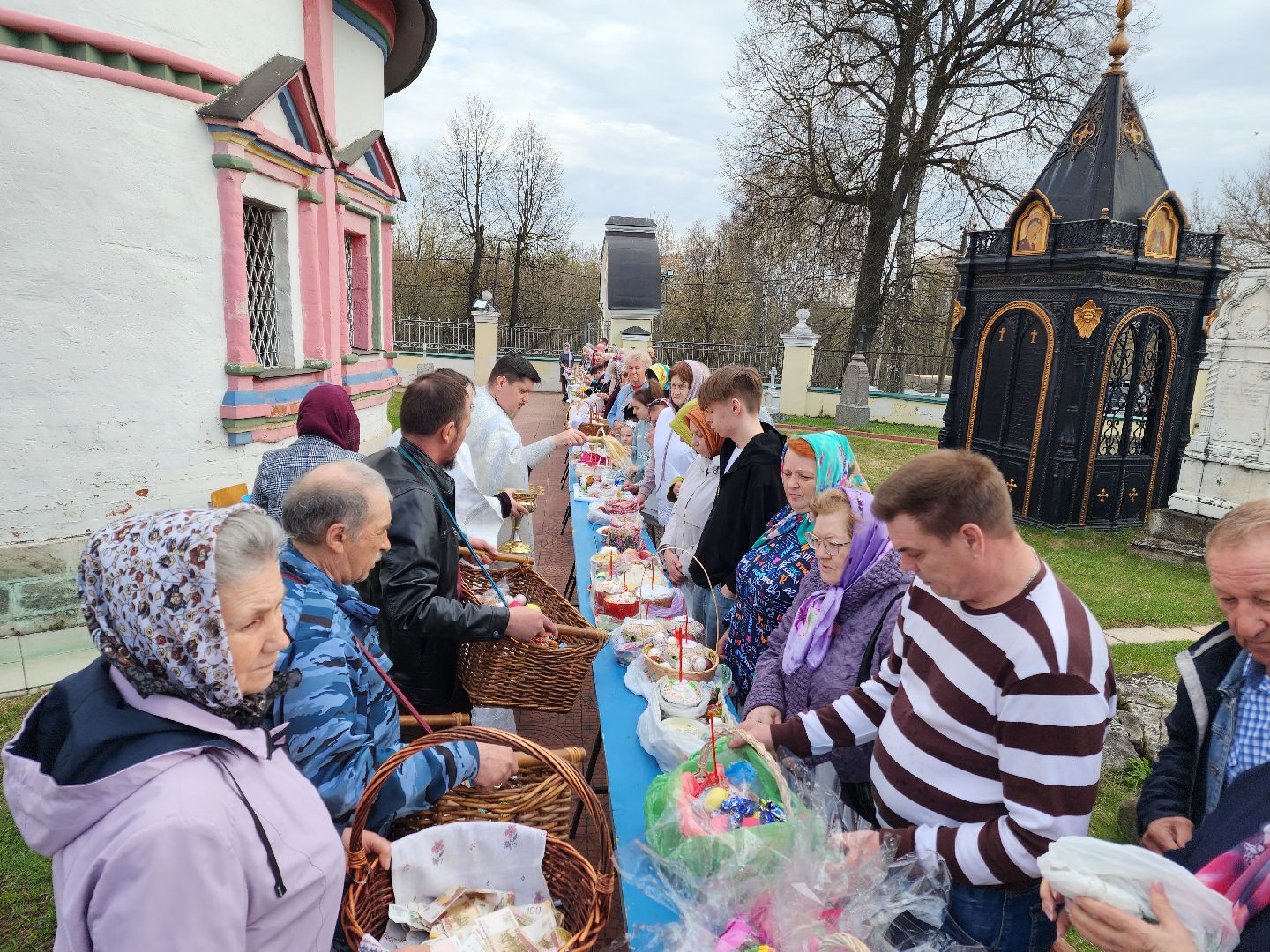 Чехов, Пасха, Великая Суббота, освящение куличей, освящение яиц, святая вода, праздничные богослужения, Анно-Зачатьевский храм,христианский праздник,