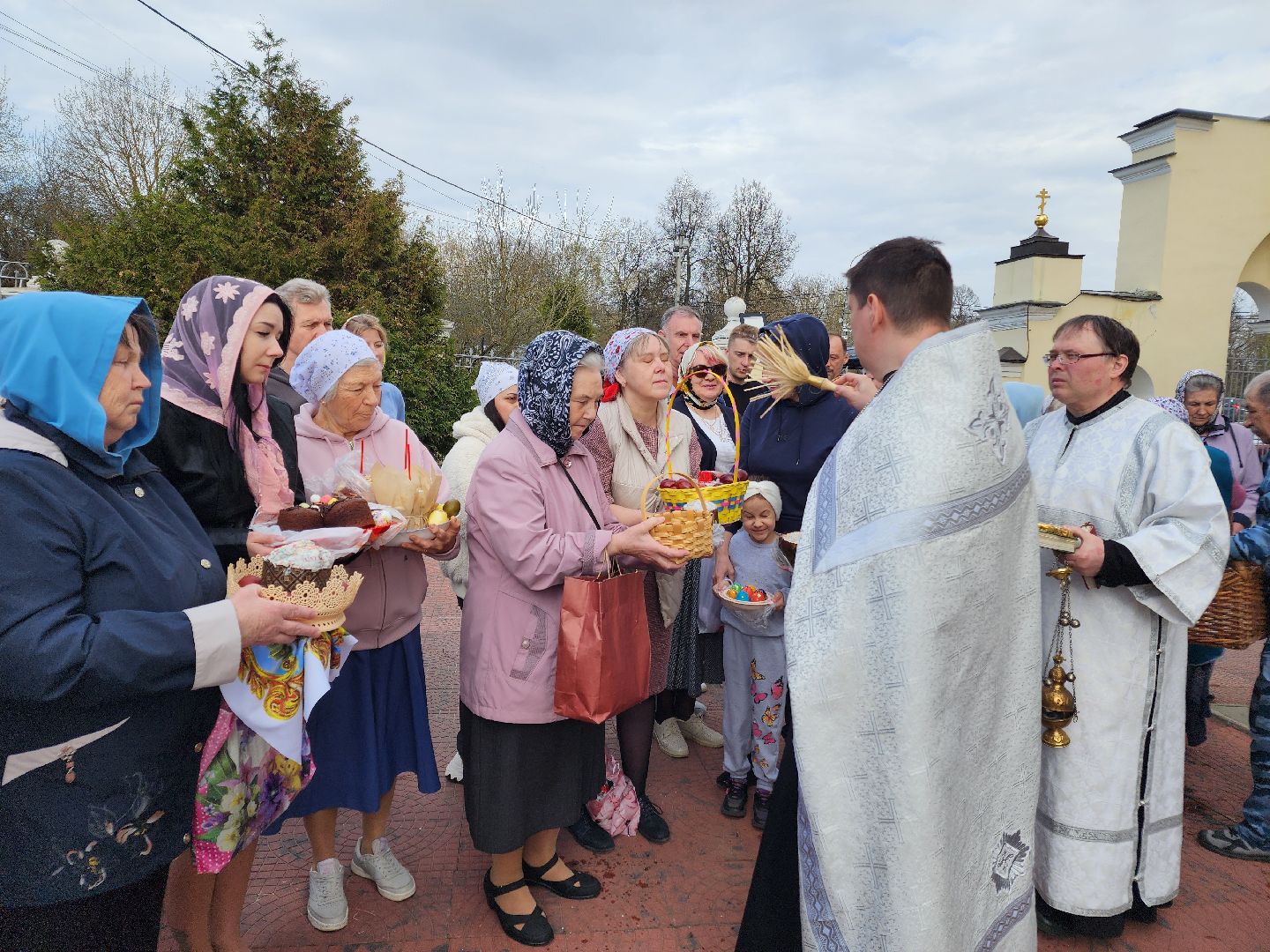 Чехов, Пасха, Великая Суббота, освящение куличей, освящение яиц, святая вода, праздничные богослужения, Анно-Зачатьевский храм,христианский праздник,