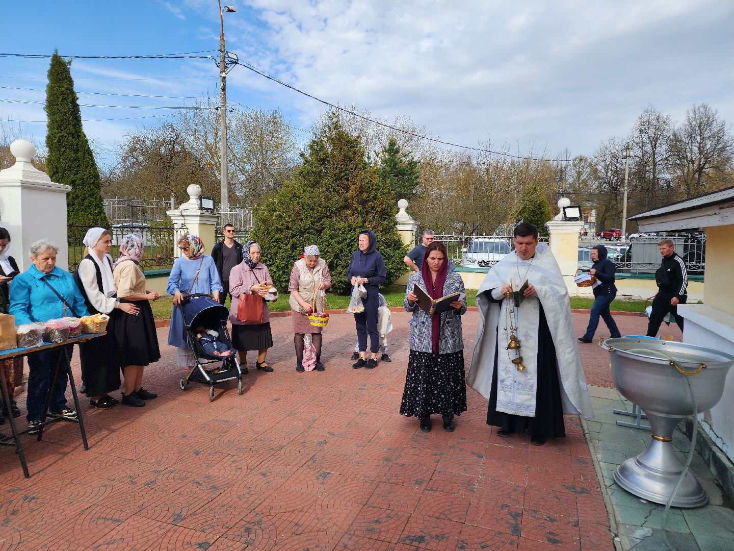 Чехов, Пасха, Великая Суббота, освящение куличей, освящение яиц, святая вода, праздничные богослужения, Анно-Зачатьевский храм,христианский праздник,