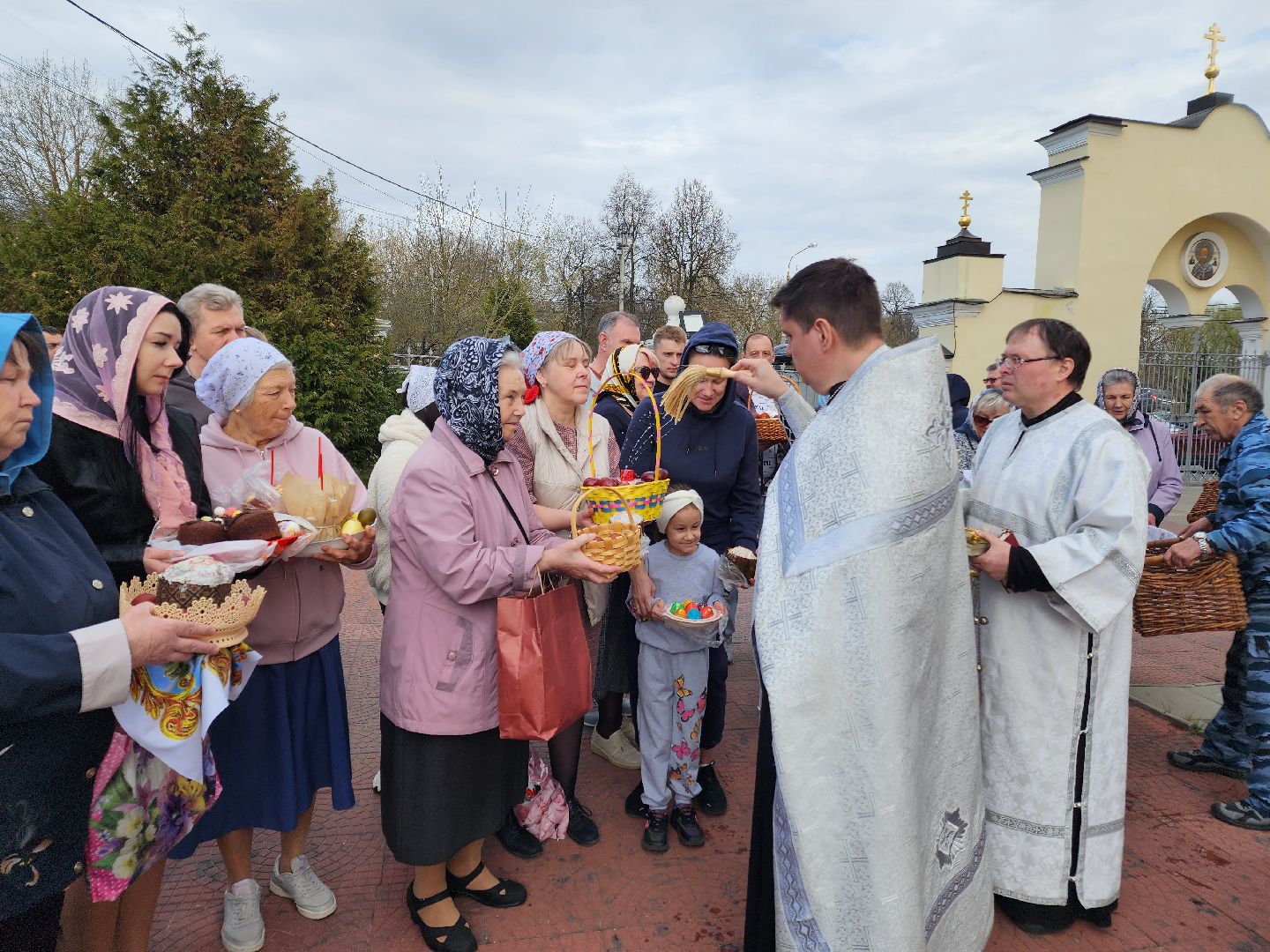Чехов, Пасха, Великая Суббота, освящение куличей, освящение яиц, святая вода, праздничные богослужения, Анно-Зачатьевский храм,христианский праздник,