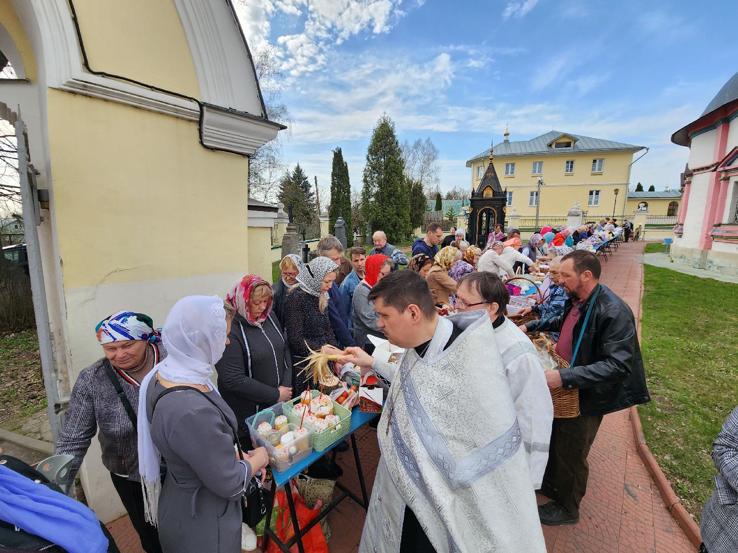 Чехов, Пасха, Великая Суббота, освящение куличей, освящение яиц, святая вода, праздничные богослужения, Анно-Зачатьевский храм,христианский праздник,