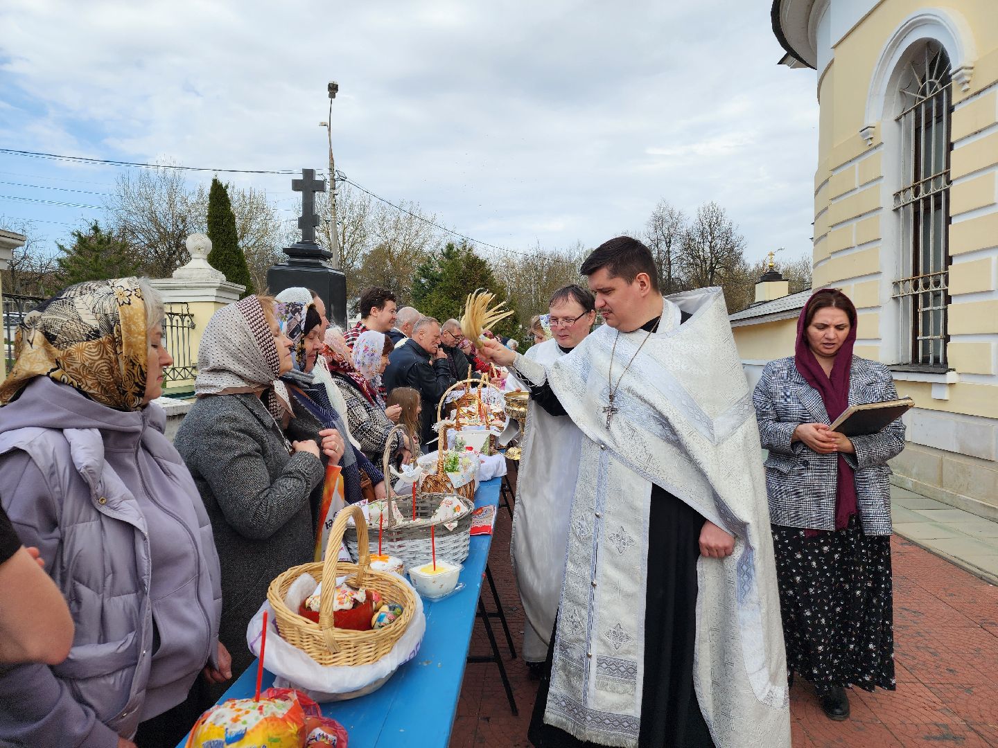 Чехов, Пасха, Великая Суббота, освящение куличей, освящение яиц, святая вода, праздничные богослужения, Анно-Зачатьевский храм,христианский праздник,