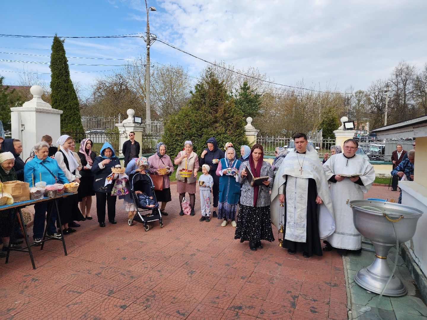 Чехов, Пасха, Великая Суббота, освящение куличей, освящение яиц, святая вода, праздничные богослужения, Анно-Зачатьевский храм,христианский праздник,