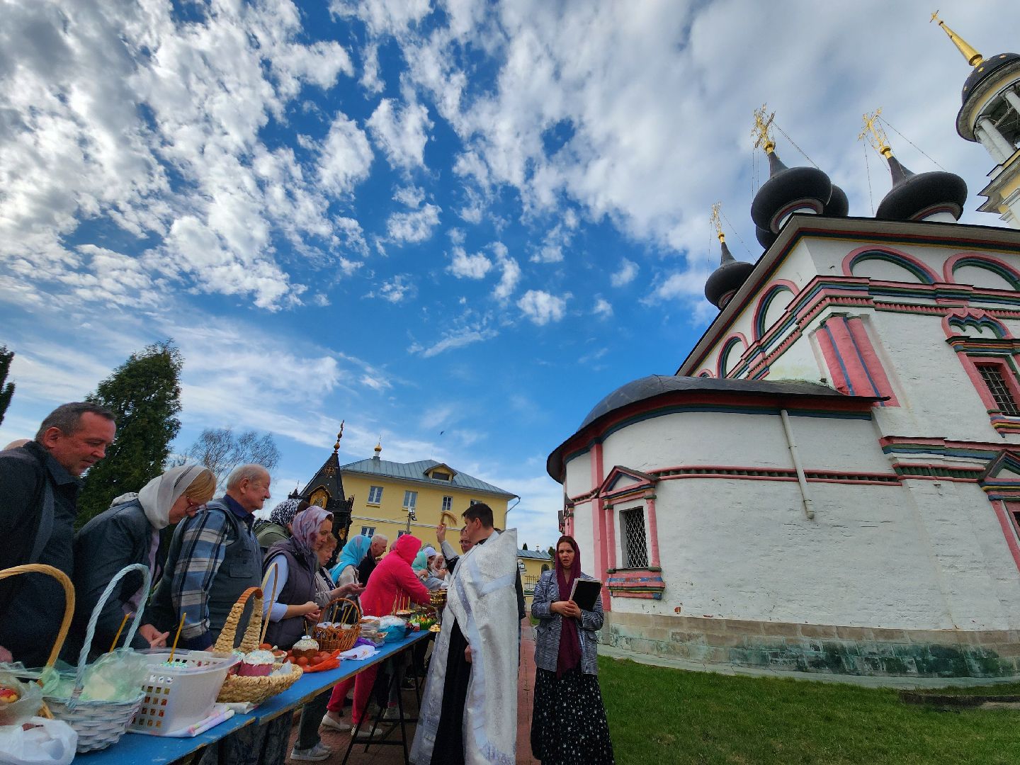 Чехов, Пасха, Великая Суббота, освящение куличей, освящение яиц, святая вода, праздничные богослужения, Анно-Зачатьевский храм,христианский праздник,