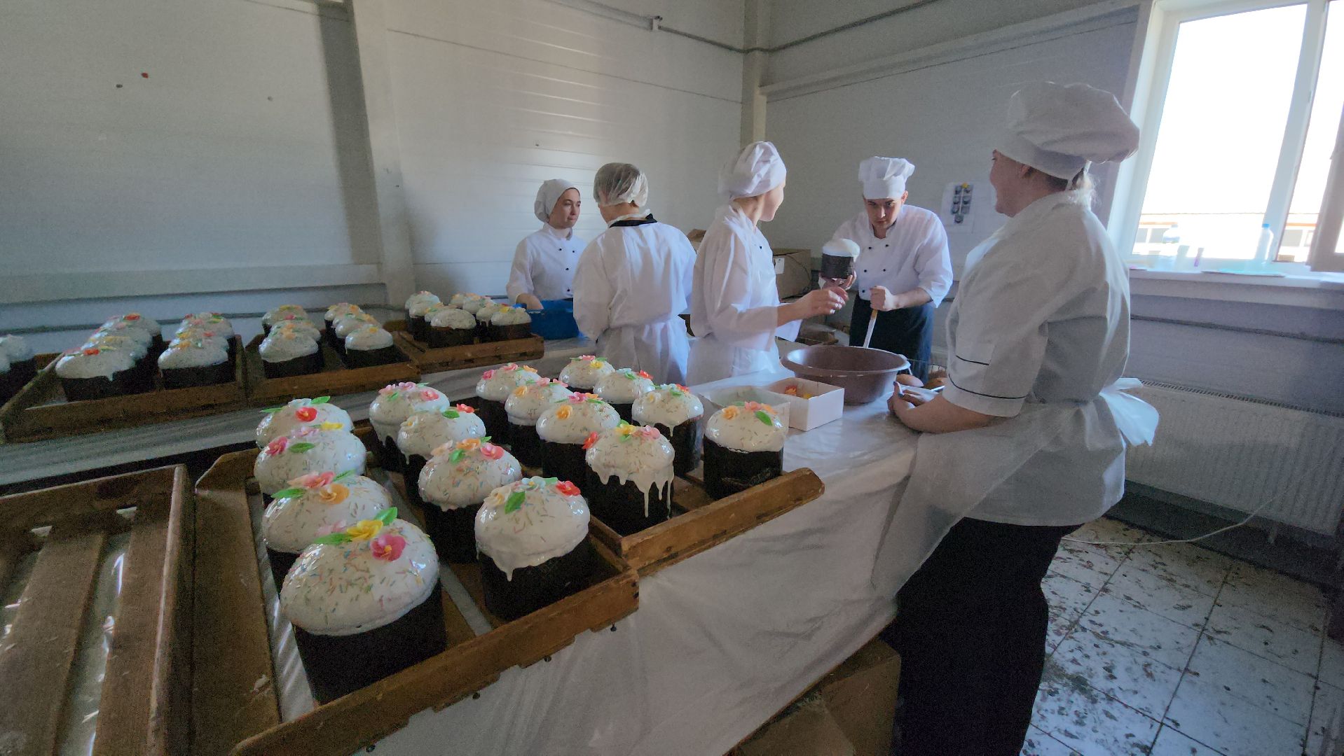 серпухов, владычный монастырь, монастырская пекарня, пасха в серпухове,