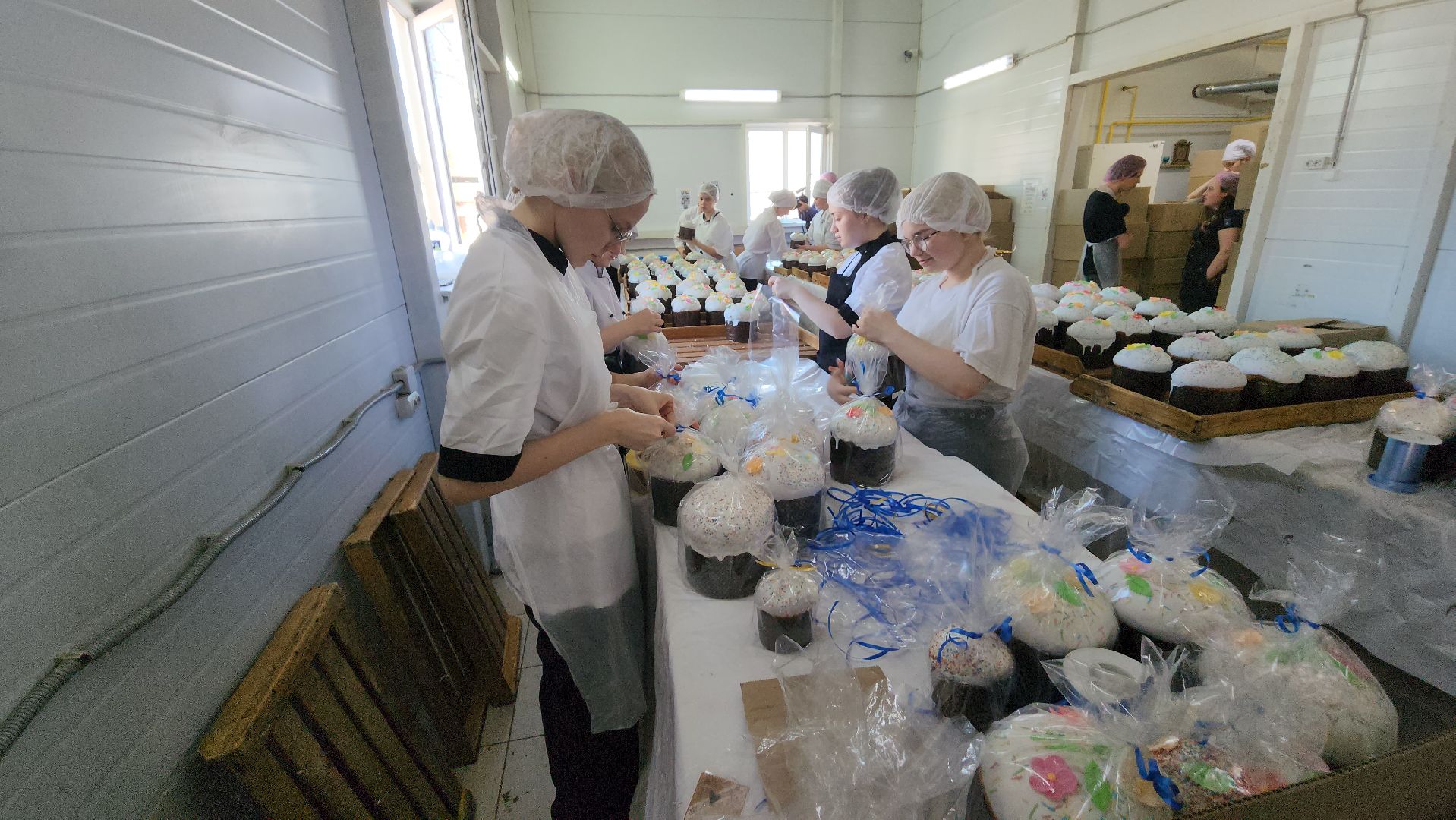 серпухов, владычный монастырь, монастырская пекарня, пасха в серпухове,