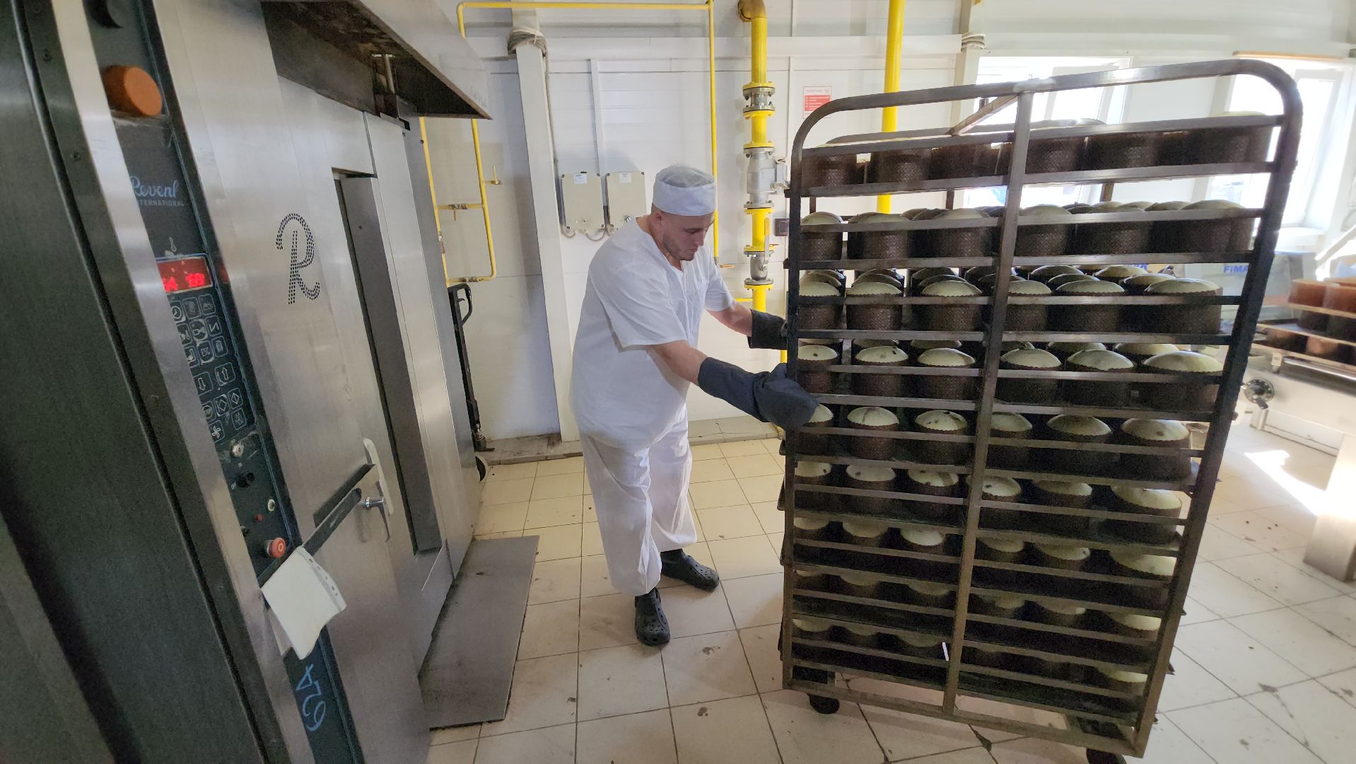 серпухов, монастырская пекарня, владычный монастырь, пасха в серпухове,