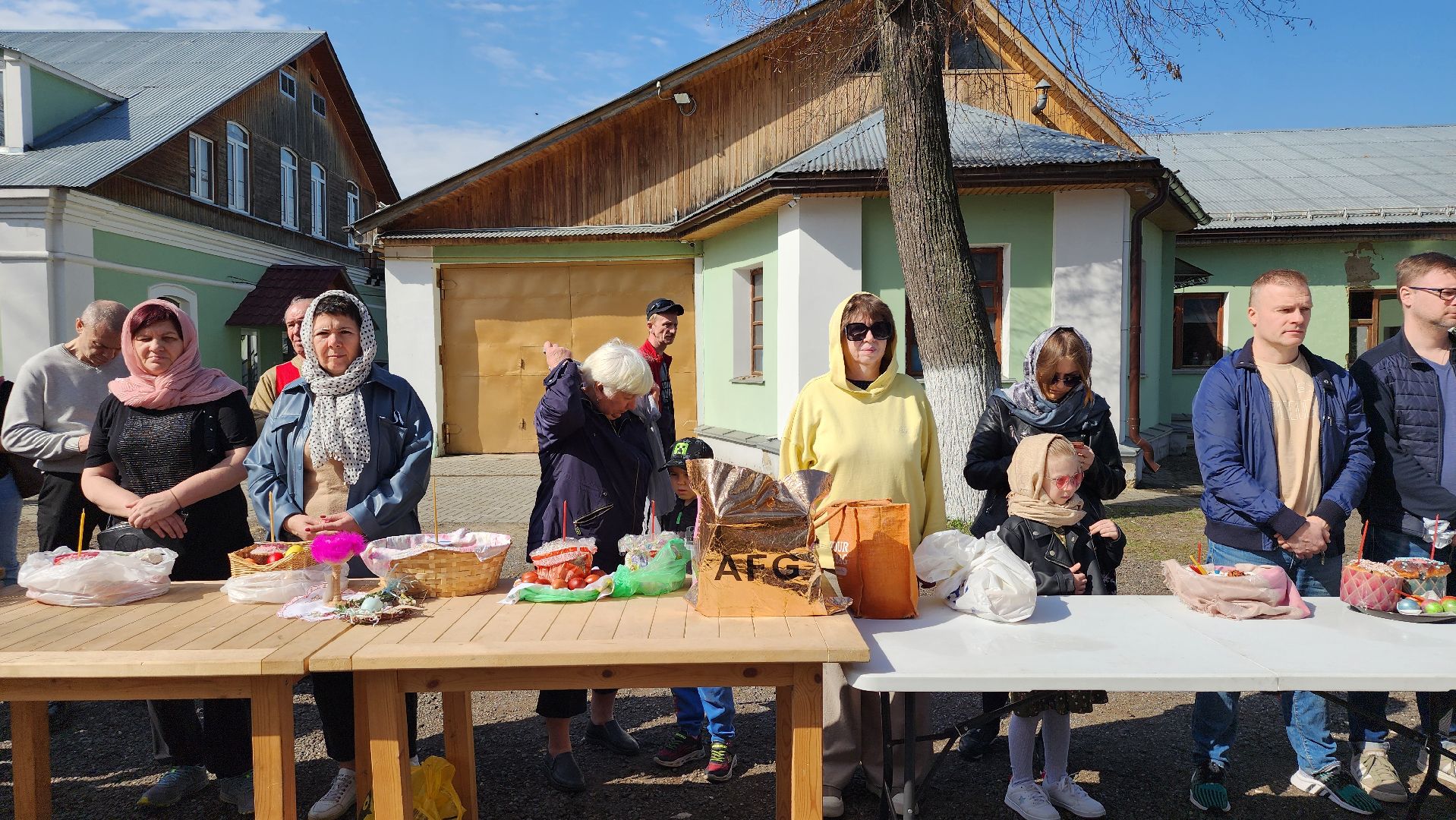 Пасха, освящение куличей,  Троицкий храм, Старая Купавна, Богородский городской округ,