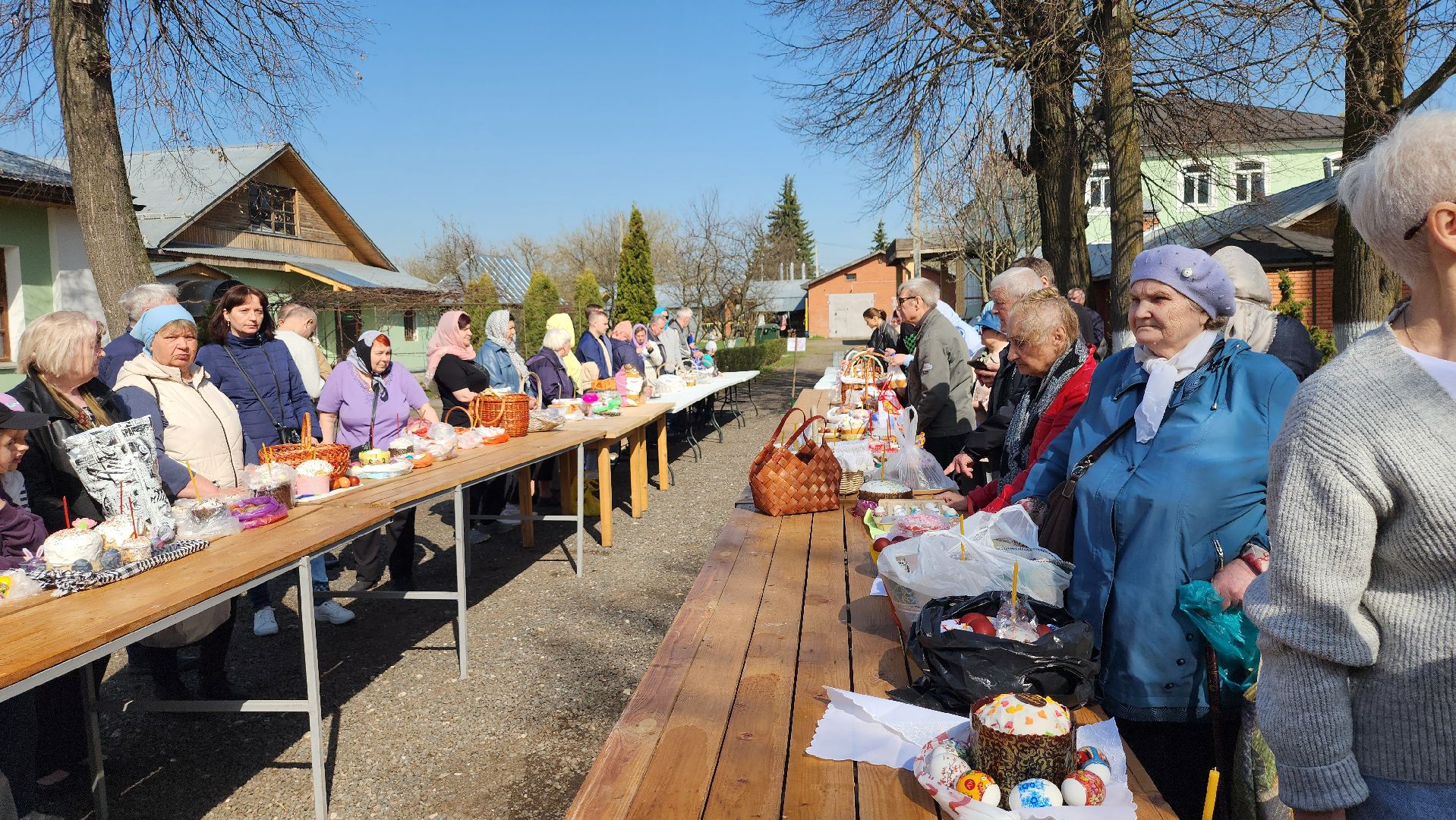 Пасха, освящение куличей,  Троицкий храм, Старая Купавна, Богородский городской округ,