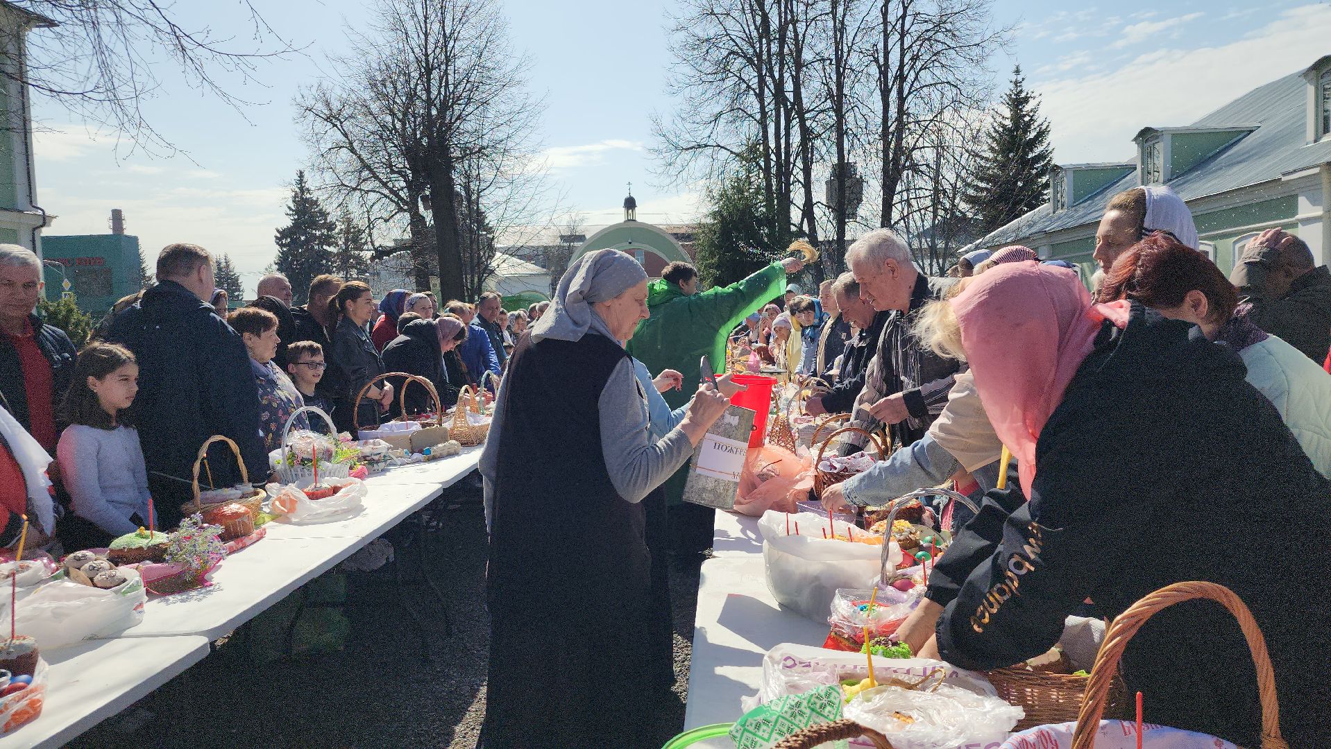Пасха, освящение куличей,  Троицкий храм, Старая Купавна, Богородский городской округ,