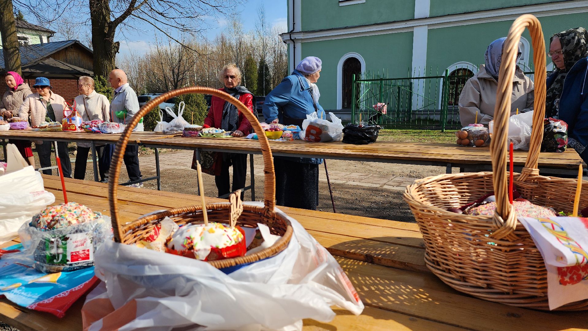 Пасха, освящение куличей,  Троицкий храм, Старая Купавна, Богородский городской округ,