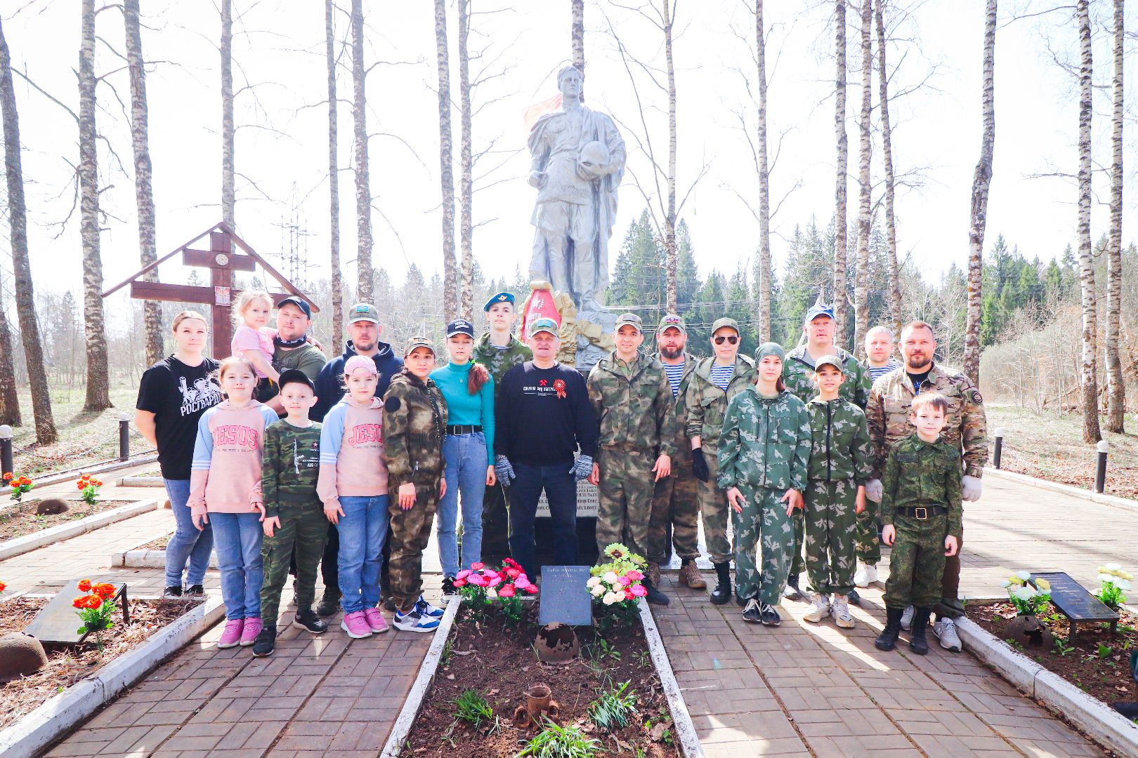 клин, общество, субботник, вов, память, братская могила,