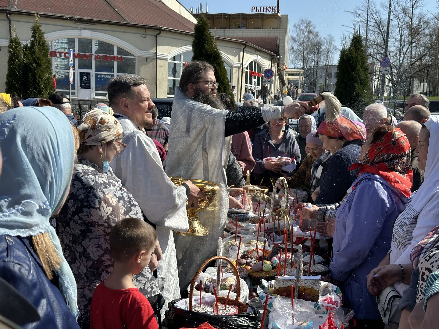 храм петра и павла, сергиев посад, освящение куличей, религия, пасха,