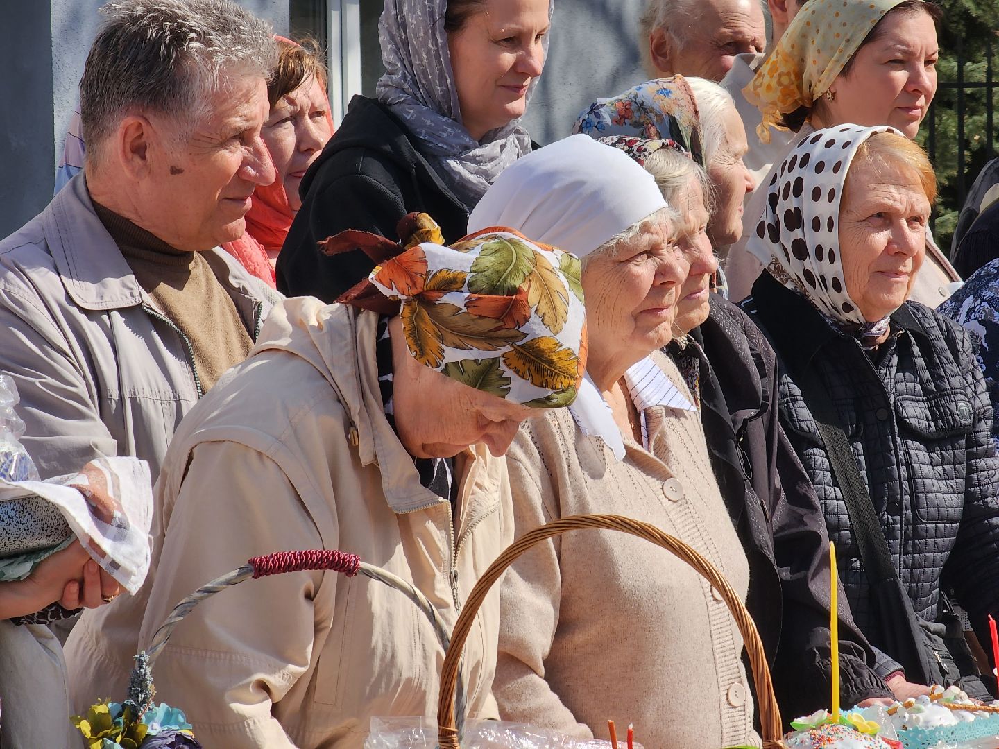 королёв, храм рождества пресвятой богородицы, освящение яиц и куличей, отец дмитрий поповский,