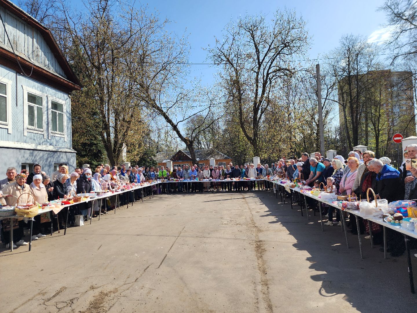 королёв, храм рождества пресвятой богородицы, освящение яиц и куличей, отец дмитрий поповский,