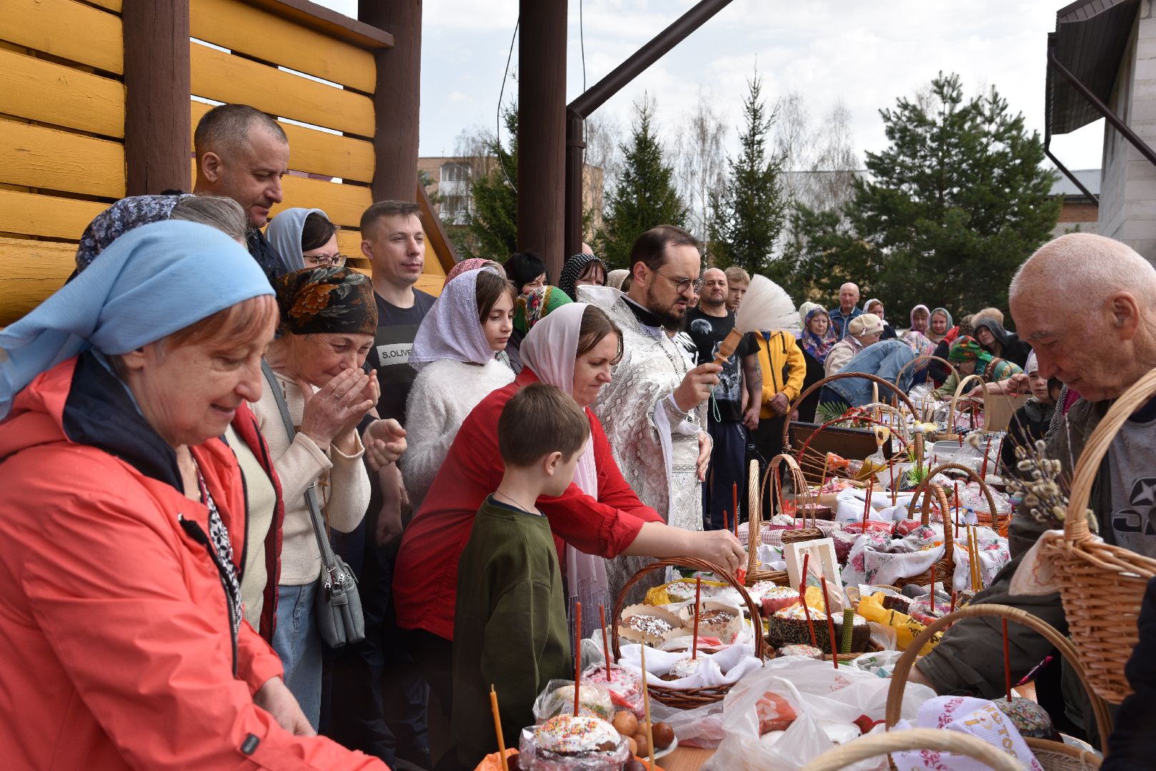 лотошино, храм серафима саровского, пасха, церковь,