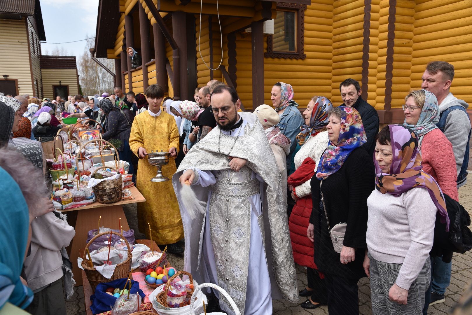 лотошино, храм серафима саровского, пасха, церковь,