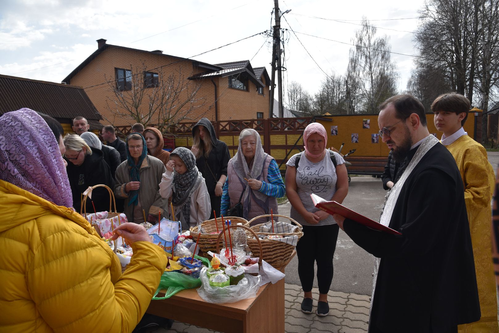 лотошино, храм серафима саровского, пасха, церковь,