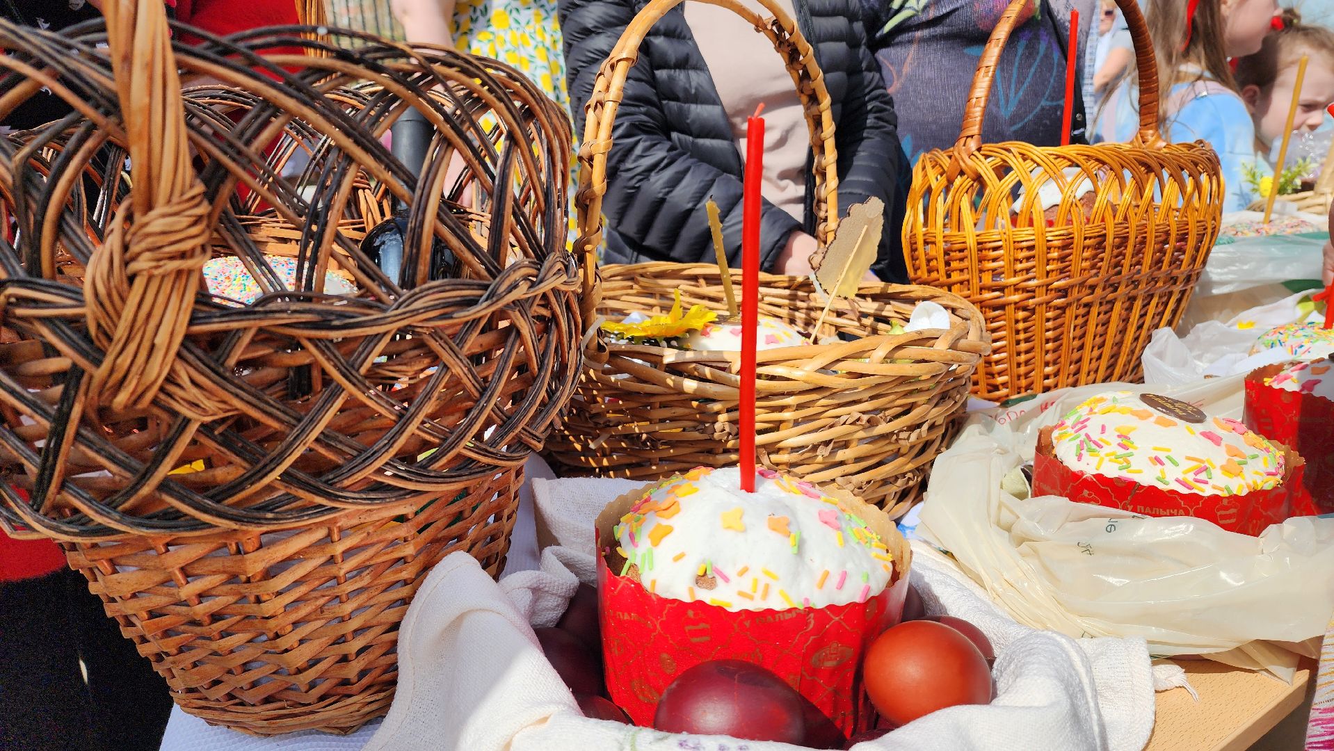 Пасха, освящение пасхальных яиц, освящение куличей, Лобня,