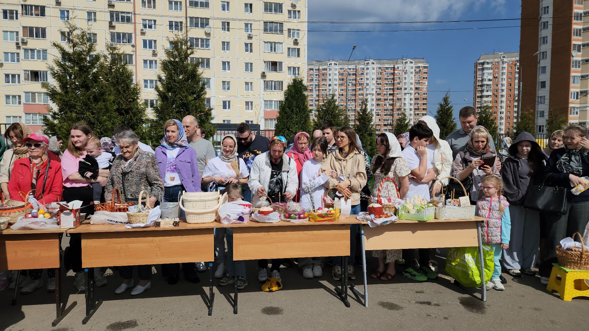 Пасха, освящение пасхальных яиц, освящение куличей, Лобня,