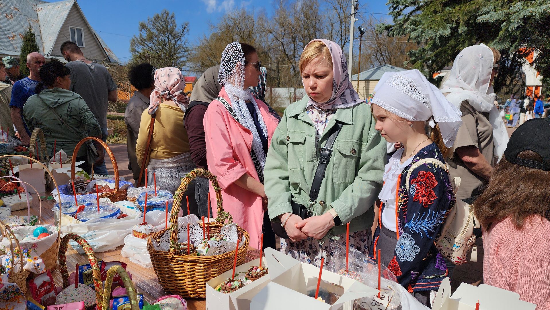 солнечногорск, пасха, никольский храм, страстная суббота, верующие,