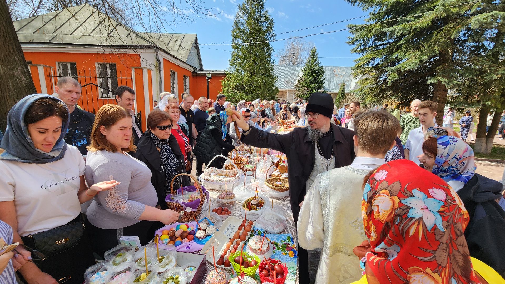 солнечногорск, пасха, никольский храм, страстная суббота, верующие,