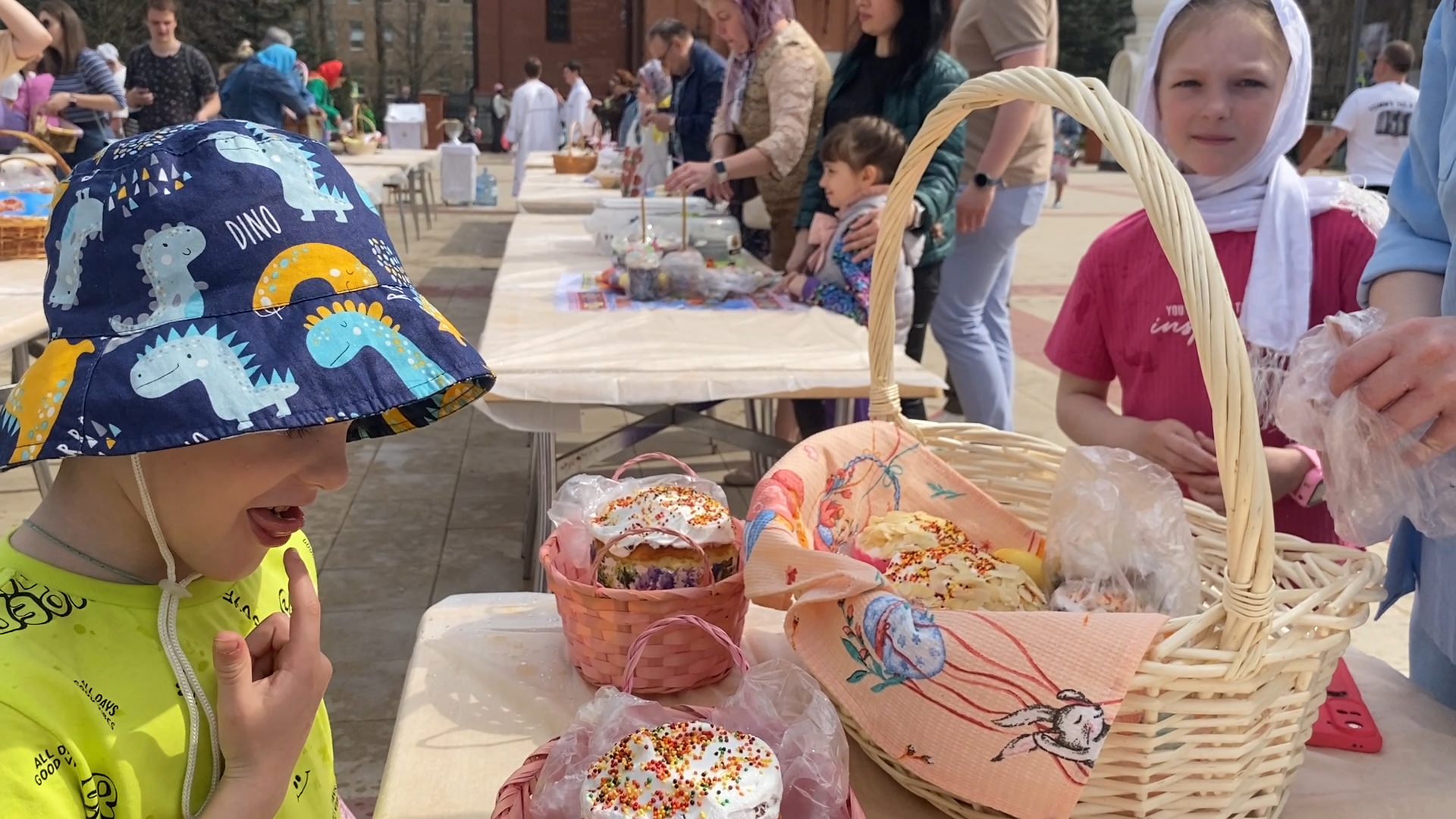 пасха во власихе, куличи для бойцов, куличи для военнослужащих, Освящение куличей, храм рвсн во власихе,