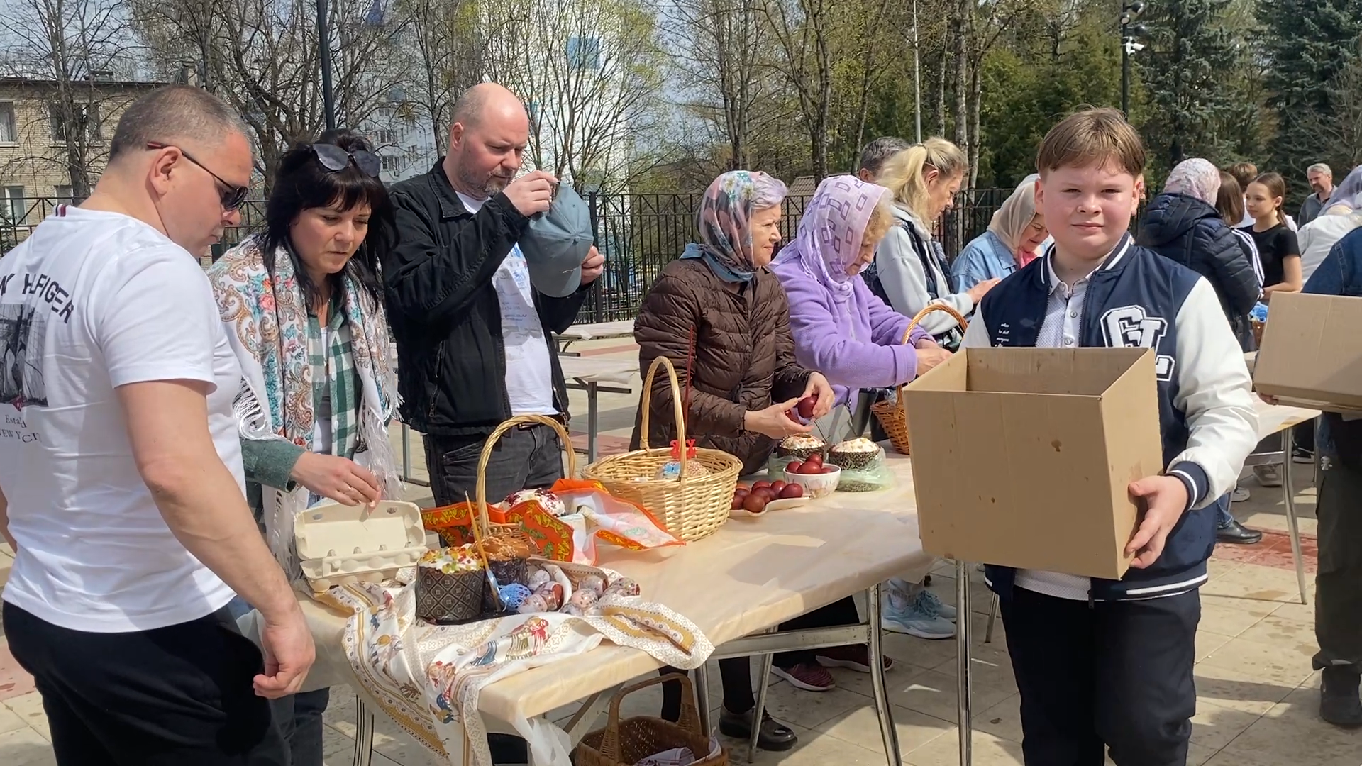 пасха во власихе, куличи для бойцов, куличи для военнослужащих, Освящение куличей, храм рвсн во власихе,