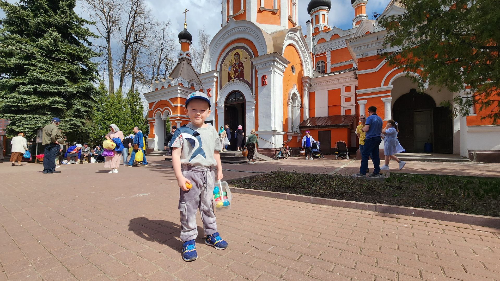 солнечногорск, пасха, никольский храм, верующие, страстная суббота,