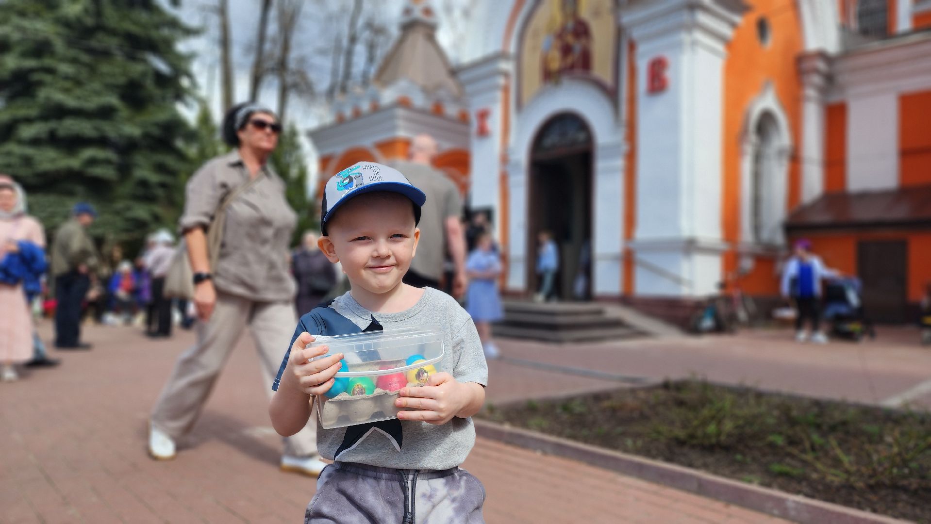 солнечногорск, пасха, никольский храм, верующие, страстная суббота,