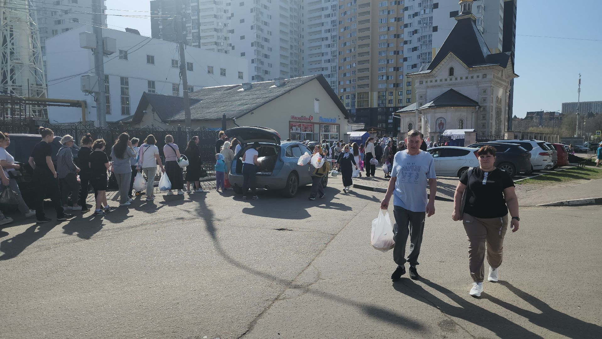 долгопрудный, пасха 2025, храм преображения господня, куличи, вечернее богослужение,