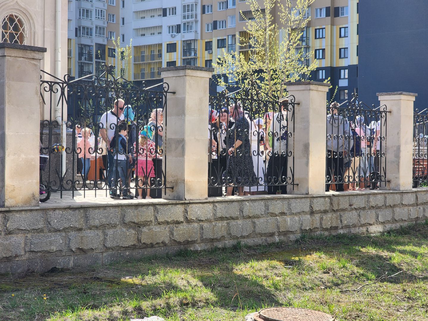 долгопрудный, пасха 2025, храм преображения господня, куличи, вечернее богослужение,