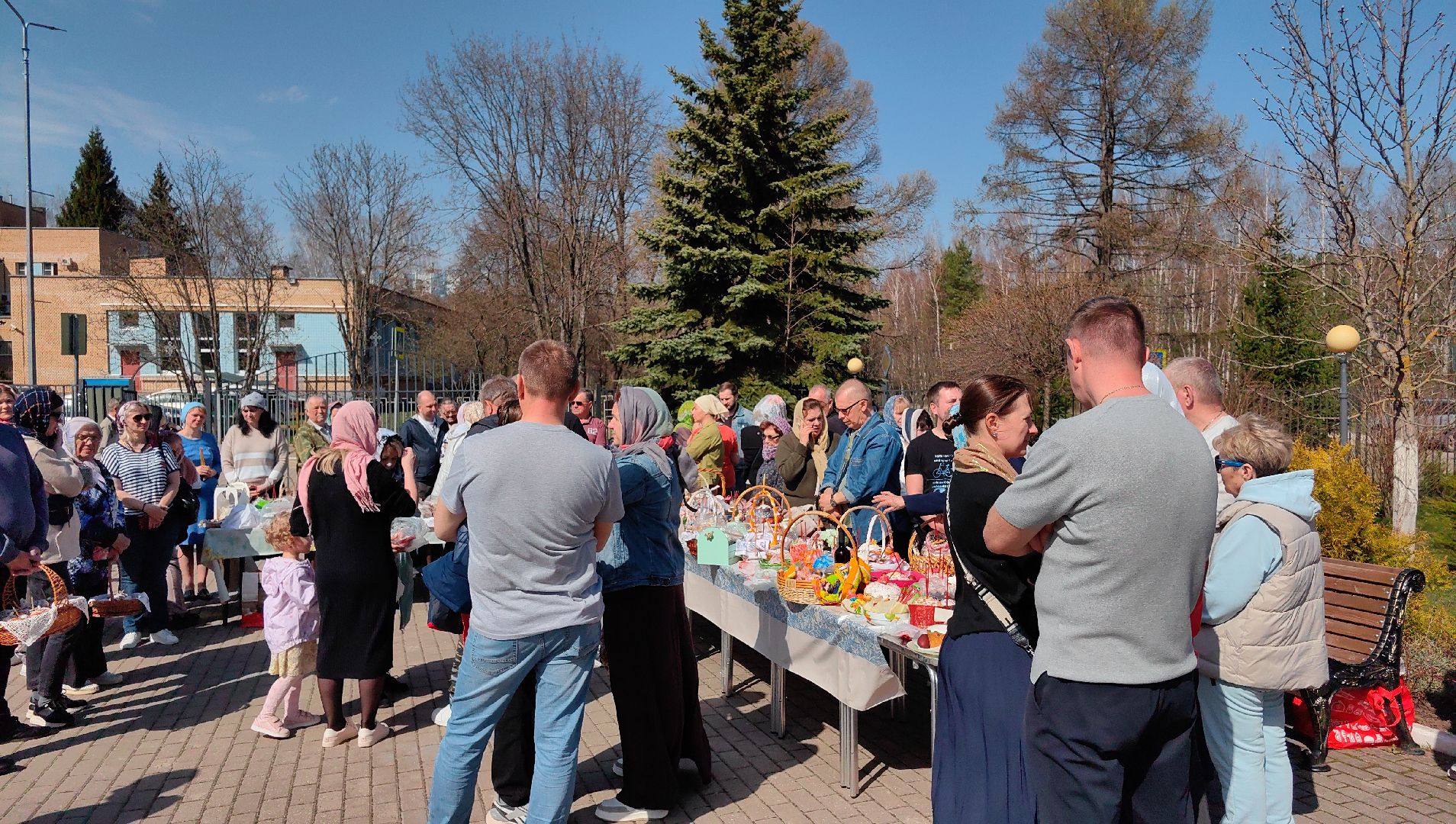 куличи, пасха, яйца, храм,