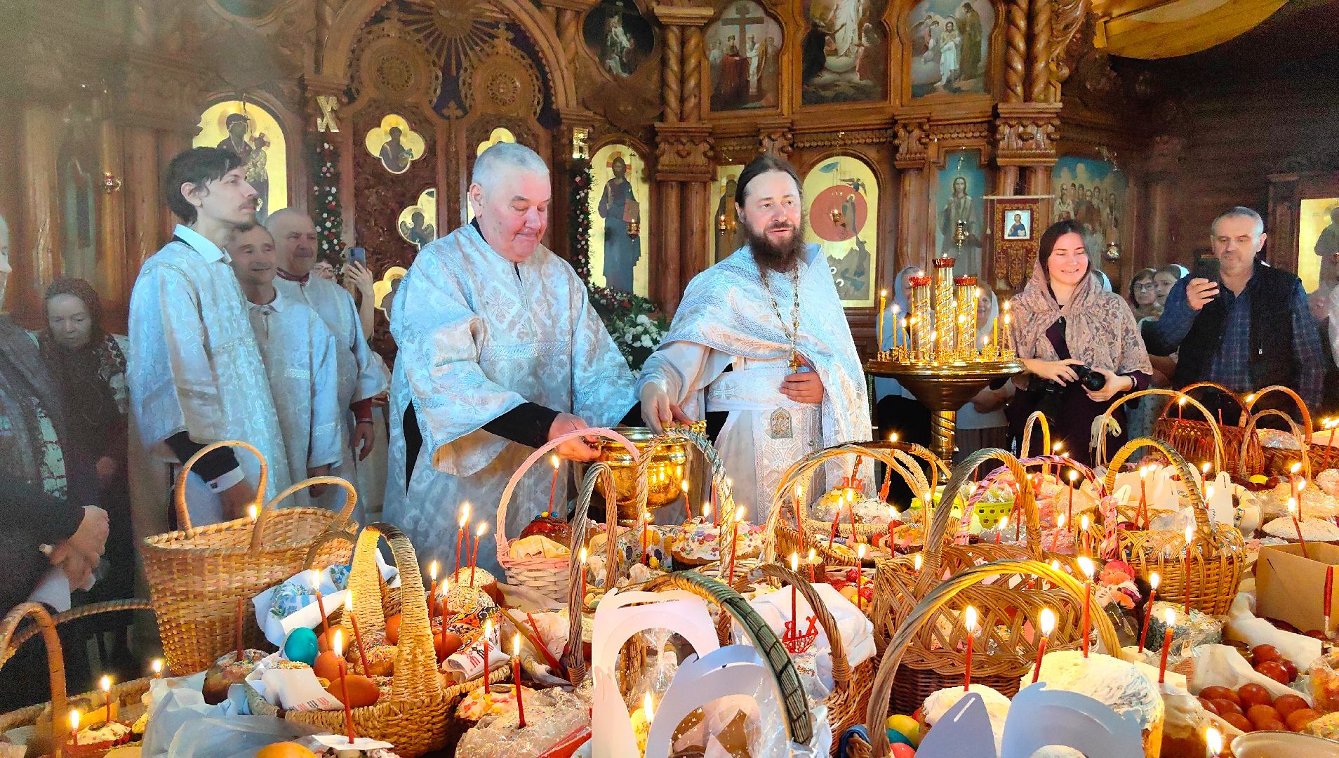 куличи, пасха, яйца, храм,