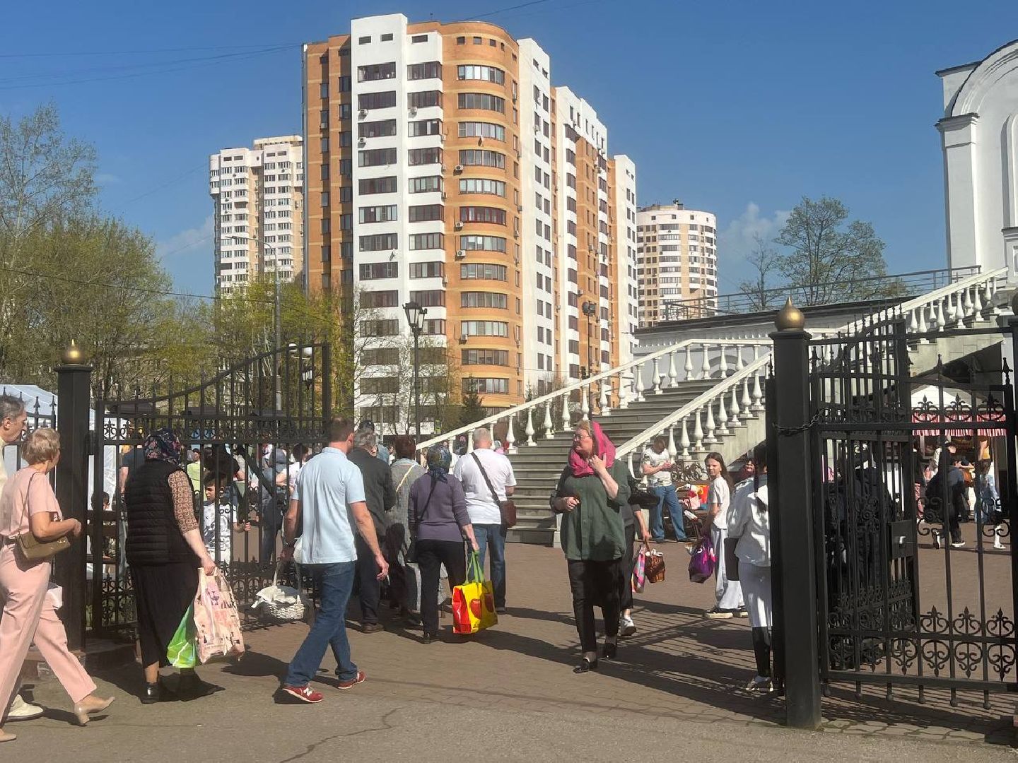 Реутов, куличи, крашенные яйца, Пасха,  освящение куличей,