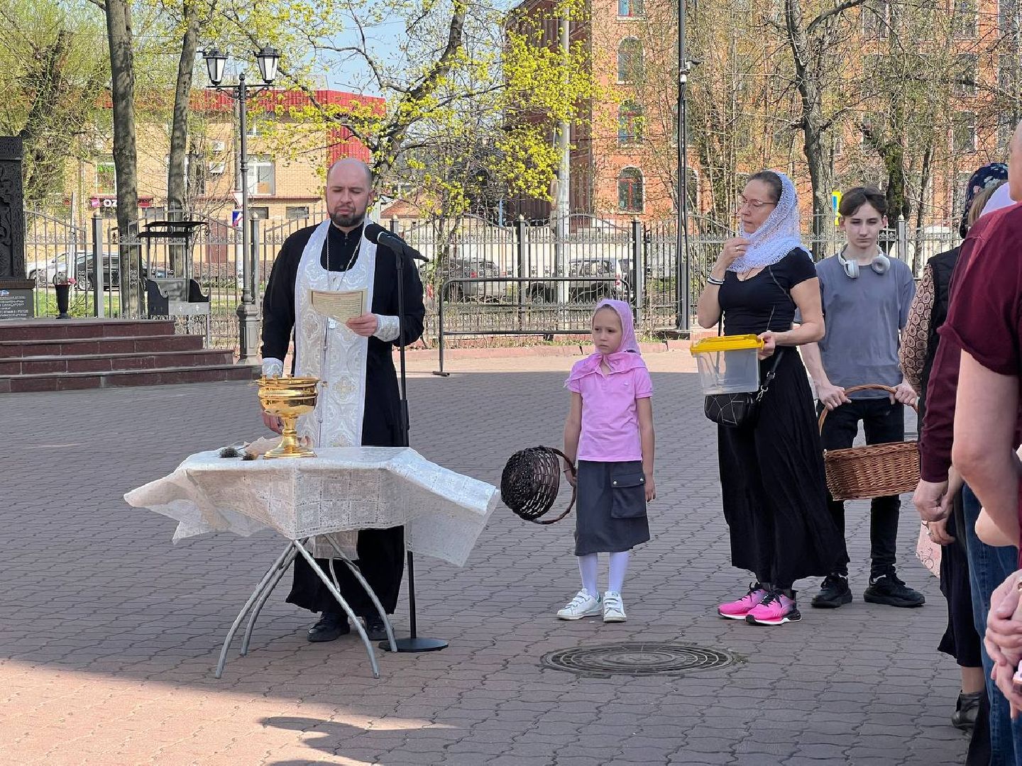 Реутов, куличи, крашенные яйца, Пасха,  освящение куличей,