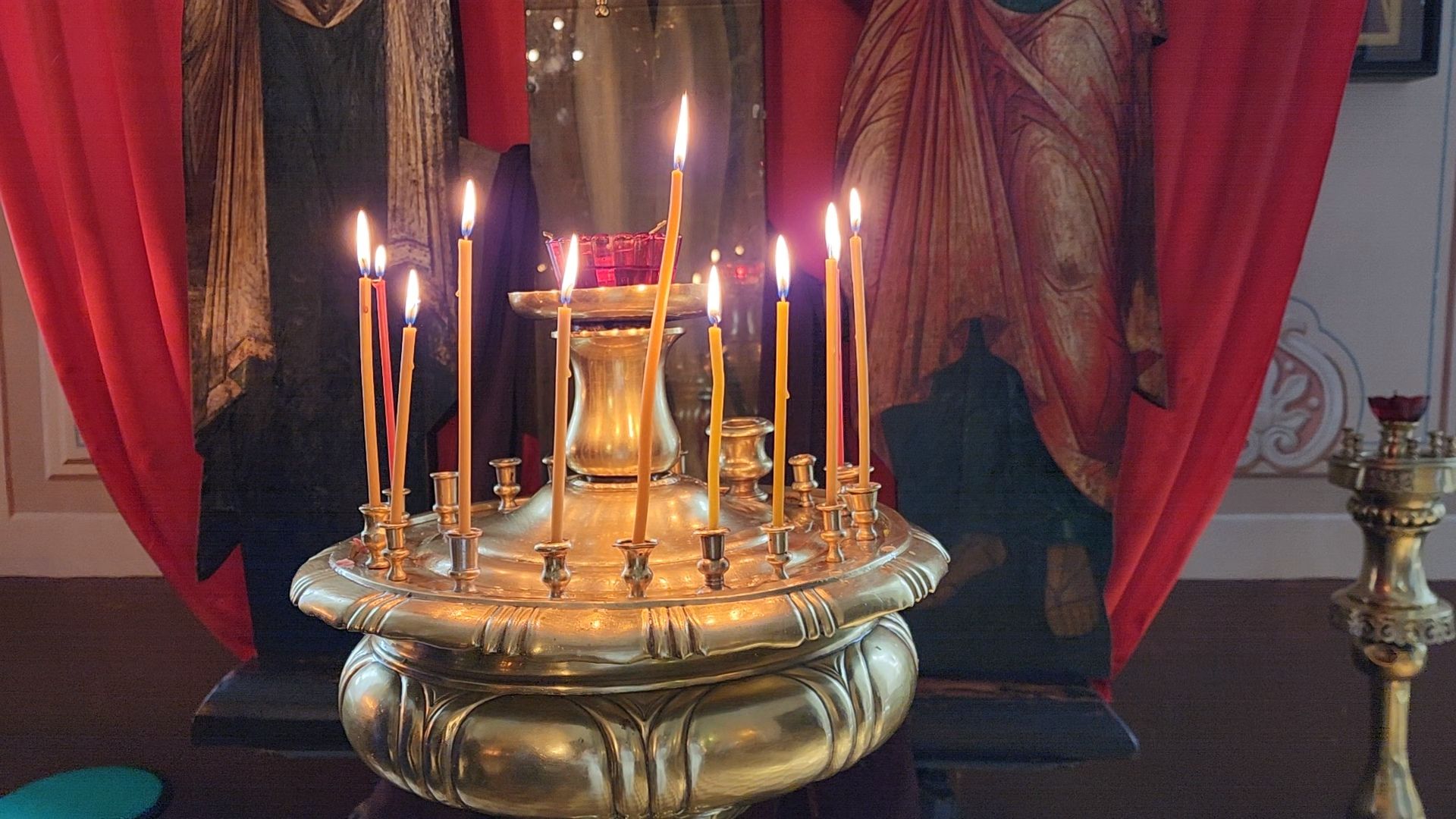 раменское, религия, пасха, праздничные приготовления в храме в загорново,