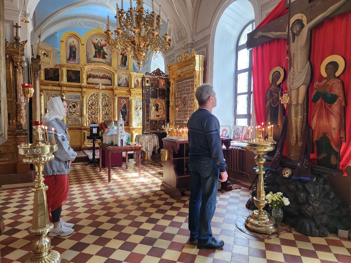 раменское, религия, пасха, праздничные приготовления в храме в загорново,