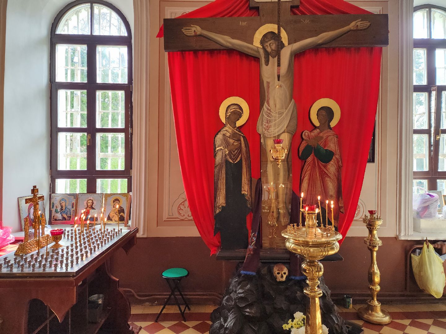 раменское, религия, пасха, праздничные приготовления в храме в загорново,