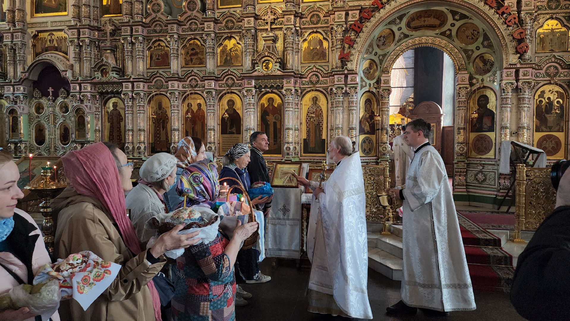 пасха, освящение куличей, троицкий храм, щёлково,