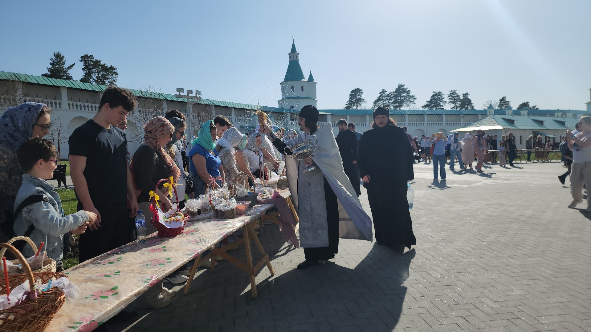 Пасха, Истра, Монастырь,