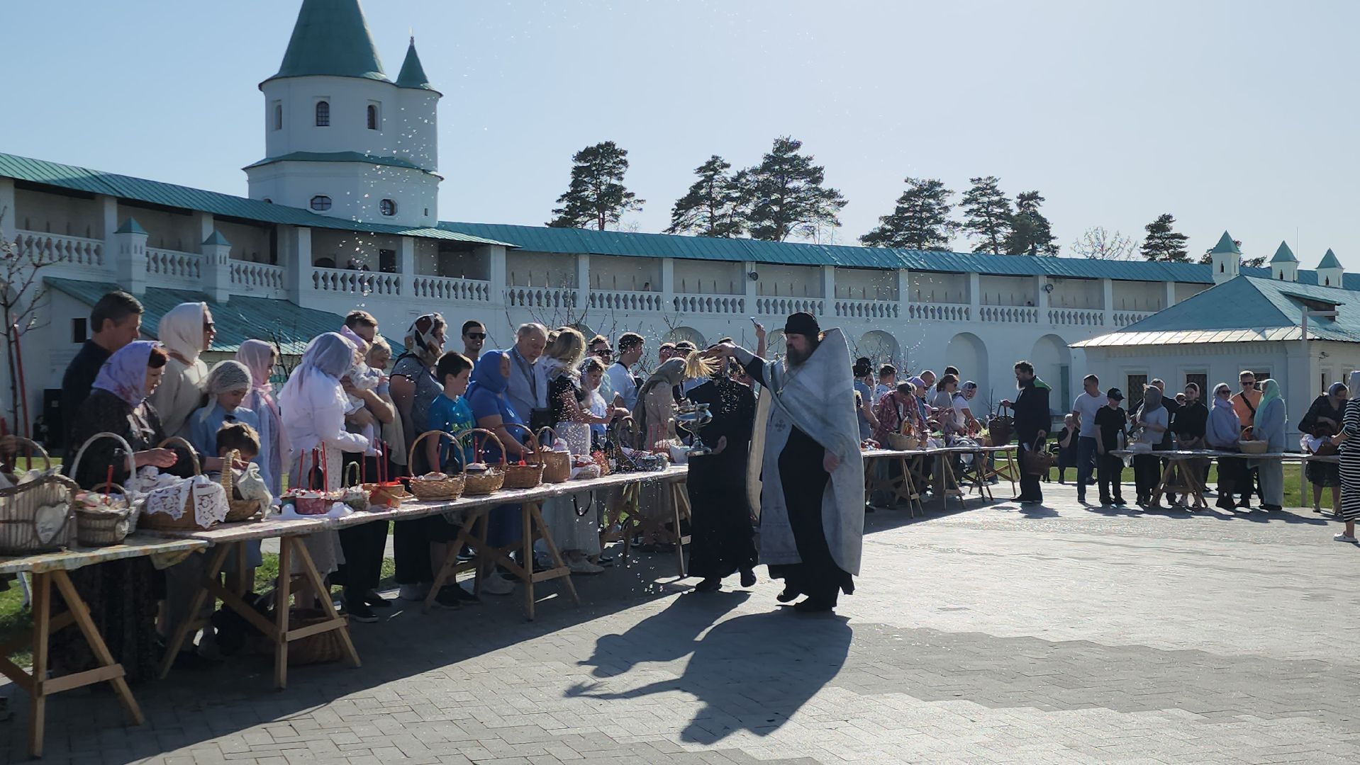 Пасха, Истра, Монастырь,