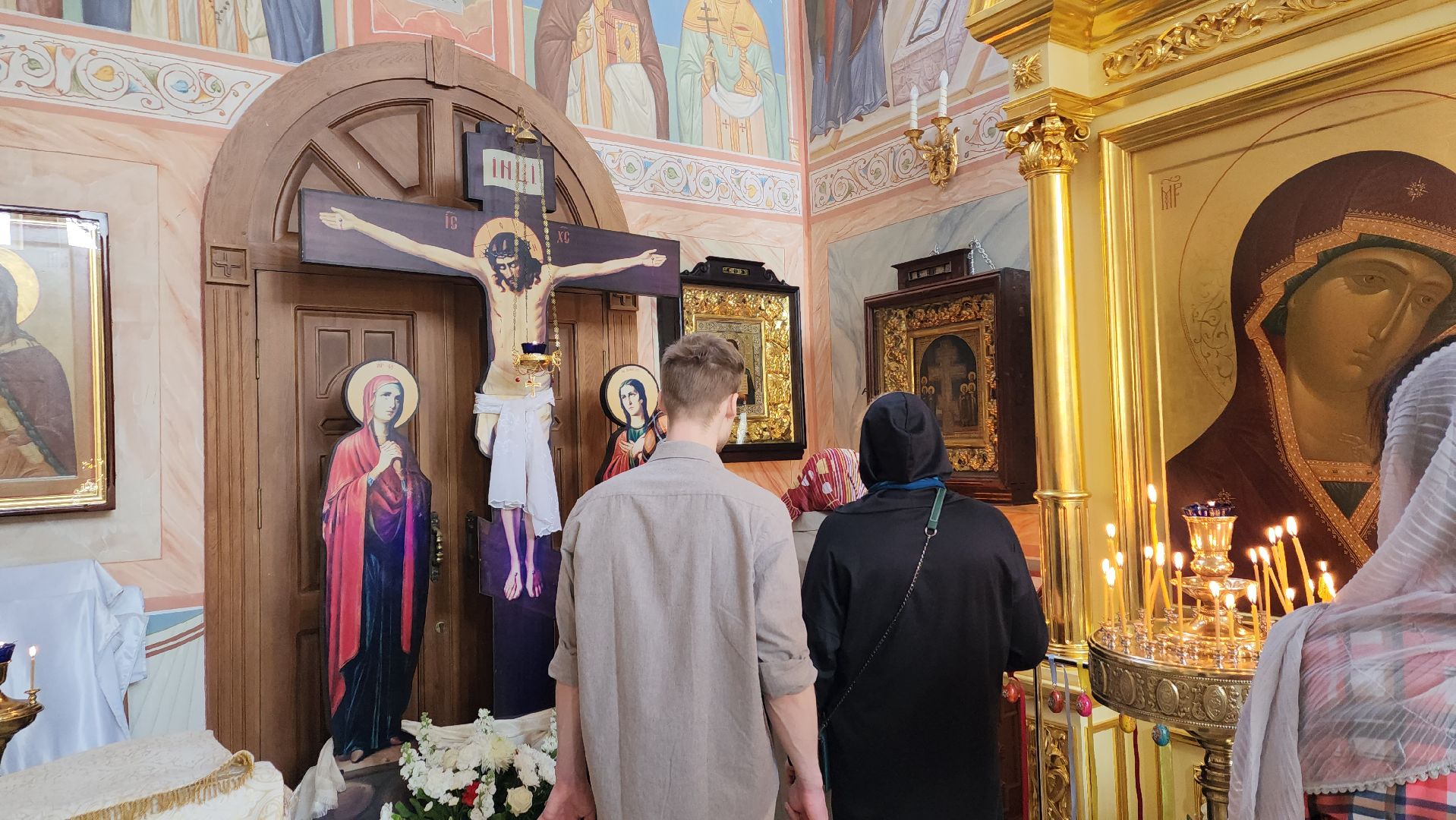 пушкино, храм, пасха христова, убранство, плащаница иисуса христа,прихожане, богослужение,