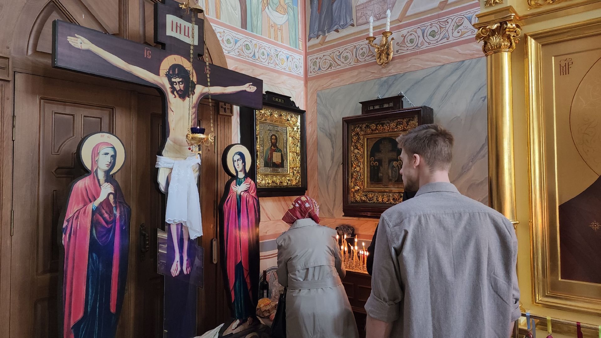 пушкино, храм, пасха христова, убранство, плащаница иисуса христа,прихожане, богослужение,