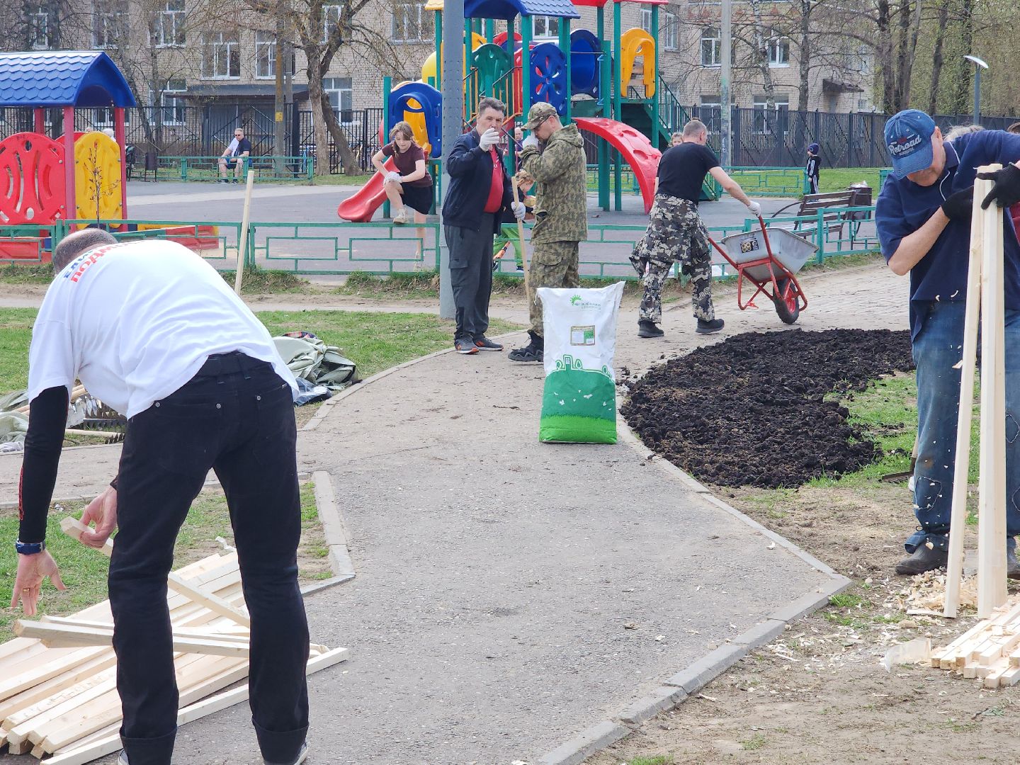сергиев посад,  благоустройство, субботник,андрей мардасов, тимофей лагутин,