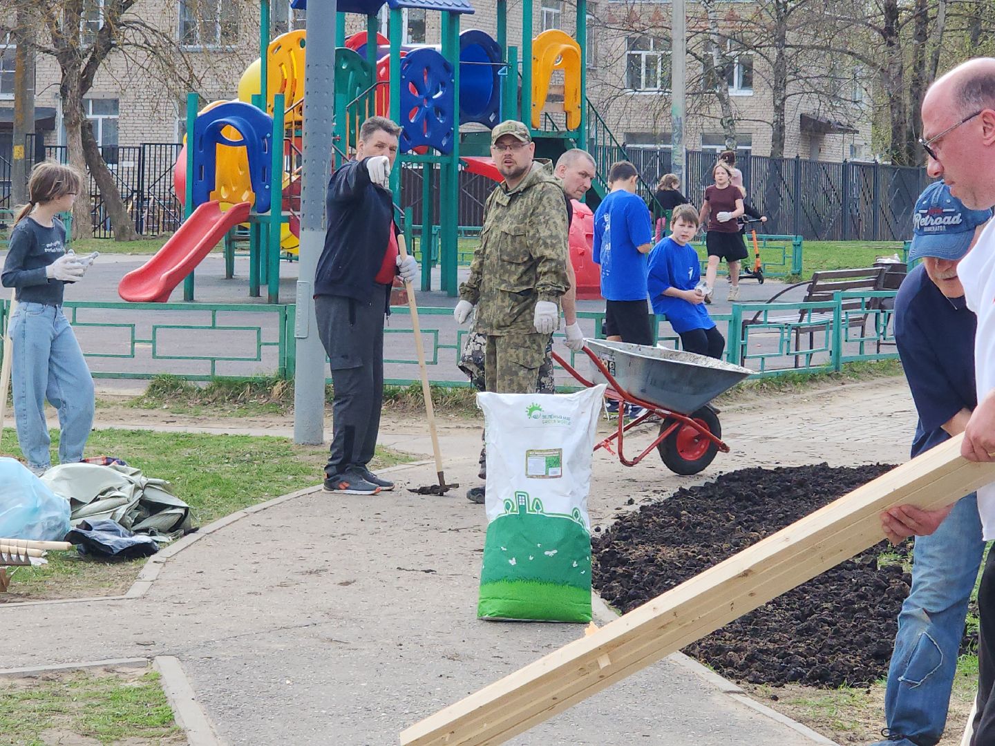 сергиев посад,  благоустройство, субботник,андрей мардасов, тимофей лагутин,