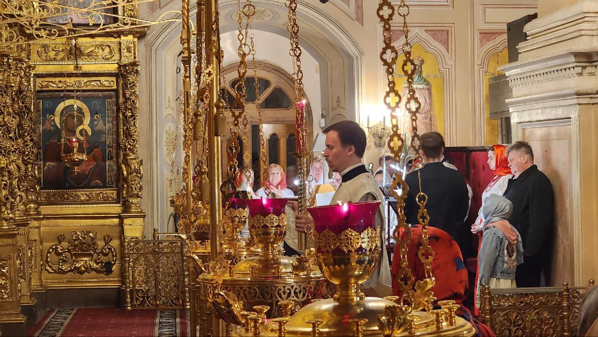 Дмитров, Успенский собор в Дмитрове, Пасха,